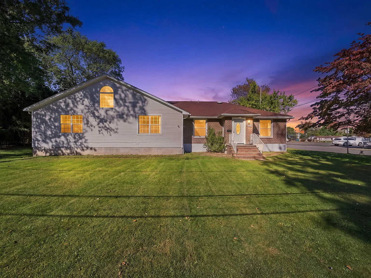 4 bed, 2500 sqft, $4,400 — Photo 1