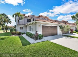 10390 Lake Vista Cir, Boca Raton, FL 33498
