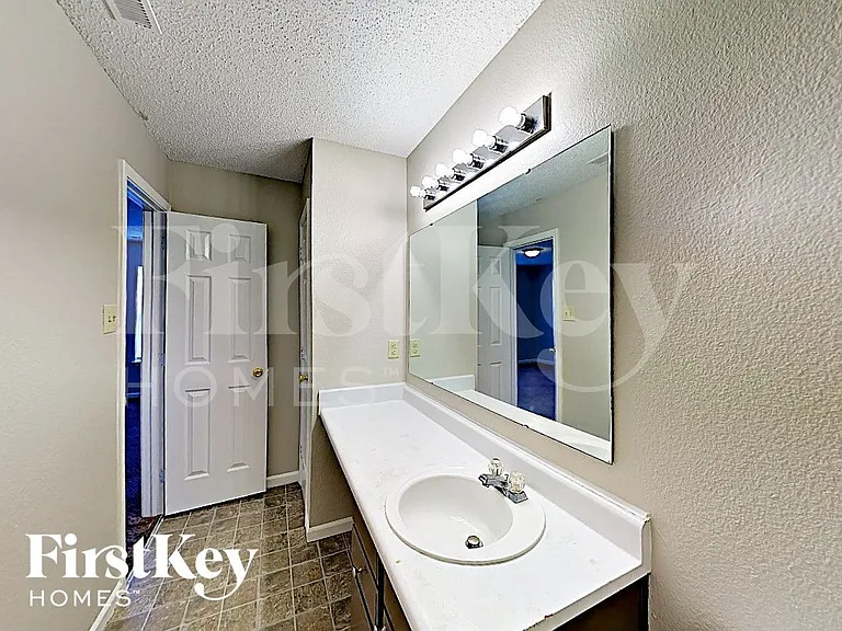 6646 Kinnerton Dr — Photo 12