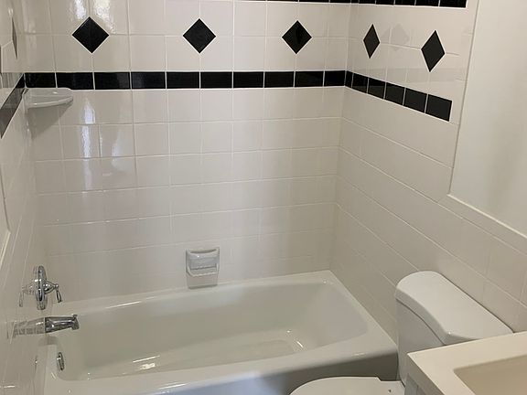 5th image of 811 14th St N #815