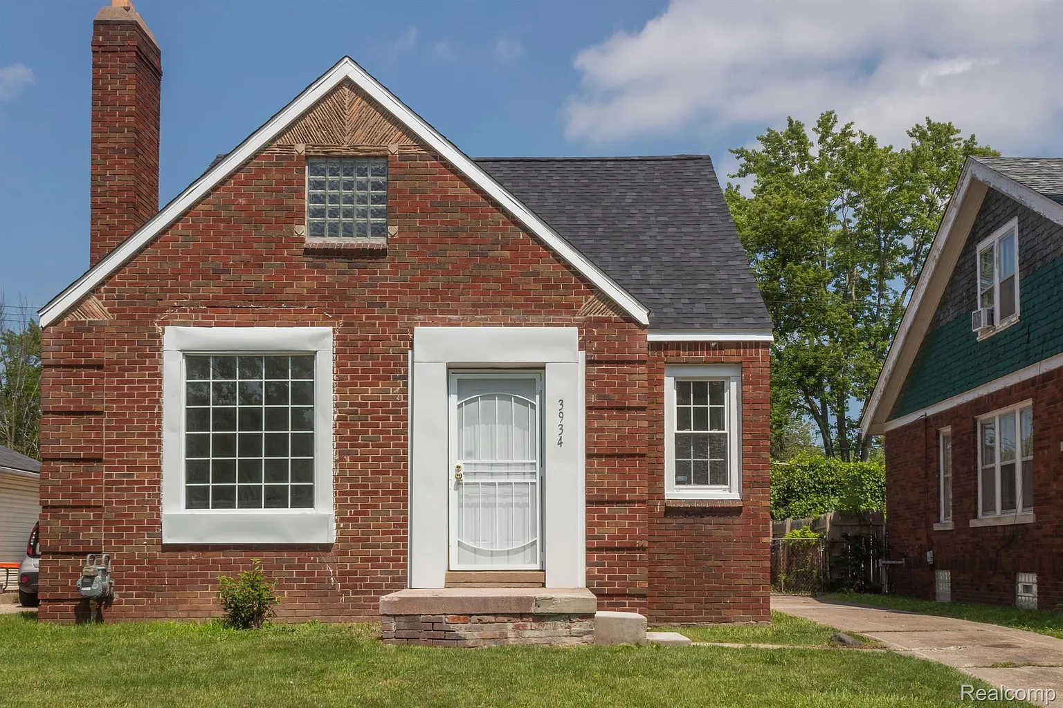 3934 Buckingham Ave photo 1
