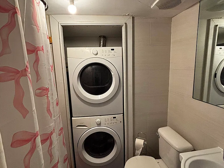 141 Dupont St #4B — Photo 4