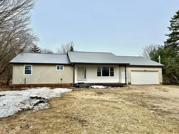 885 East Rd, Burke, NY 12917