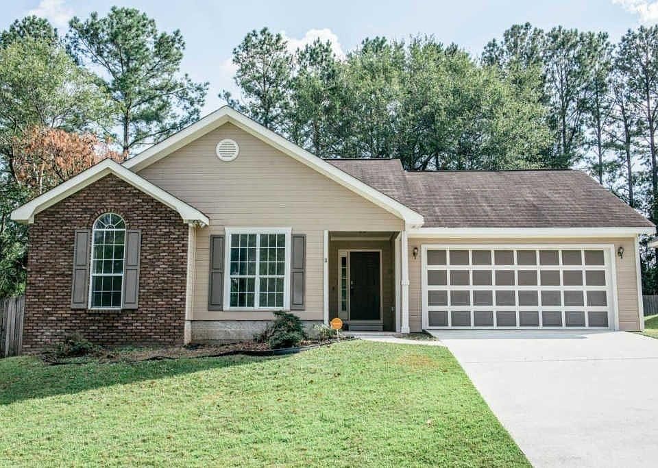 1st image of 156 Carriage Hill Dr