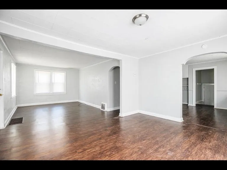 2108 N Ball Ave — Photo 6