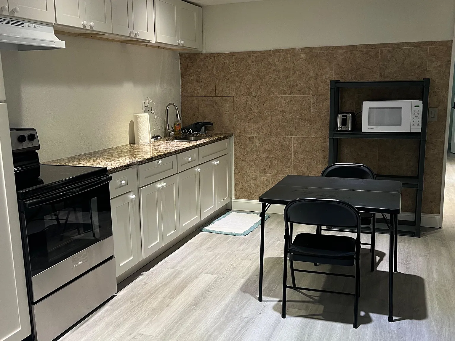 4 bed, 5.0 bath, 2300 sqft, $1,226 — Photo 4