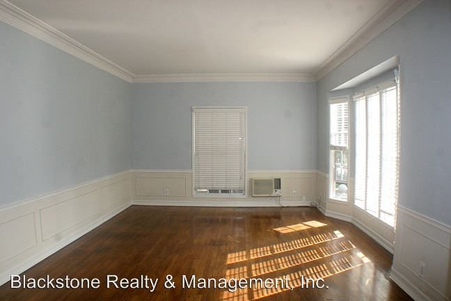 1st image of 1406 N Laurel Ave