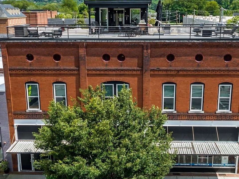 1st image of 100 Broad St