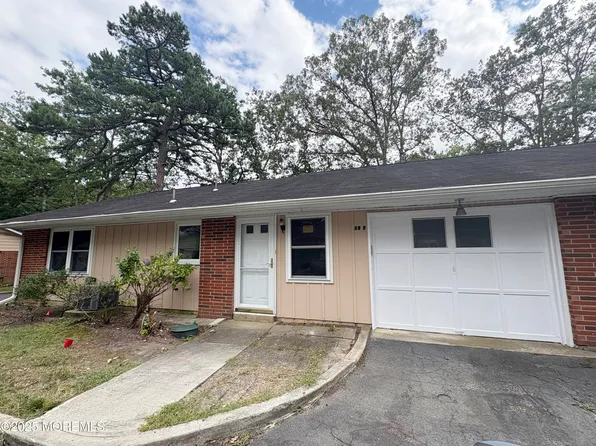 119D Buckingham Dr, Lakewood, NJ 08701