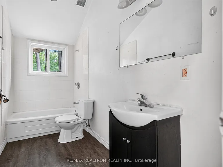 110 Glenwoods Ave — Photo 21