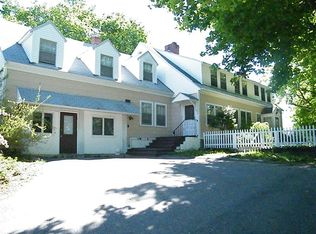 14 Schoolhouse Ln, Durham, NH 03824