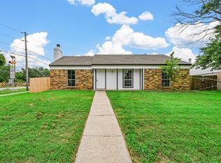 10658 Oak Gate Ln, Dallas, TX 75217
