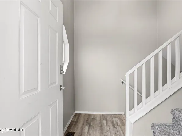 2211 Ridgemont Dr, Anchorage, AK 99507