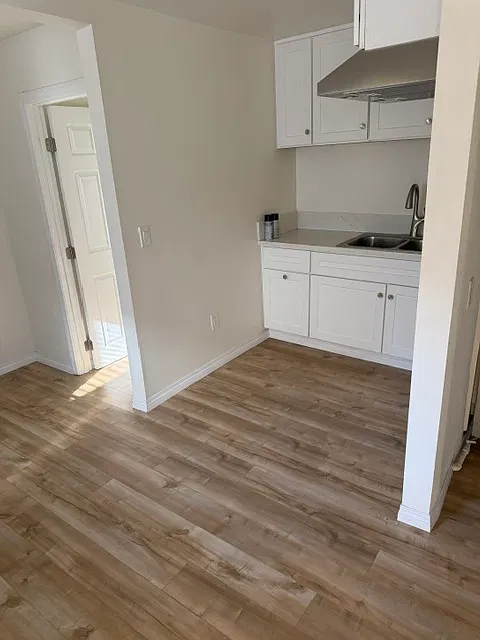 3 bed, 850 sqft, $2,700 — Photo 4