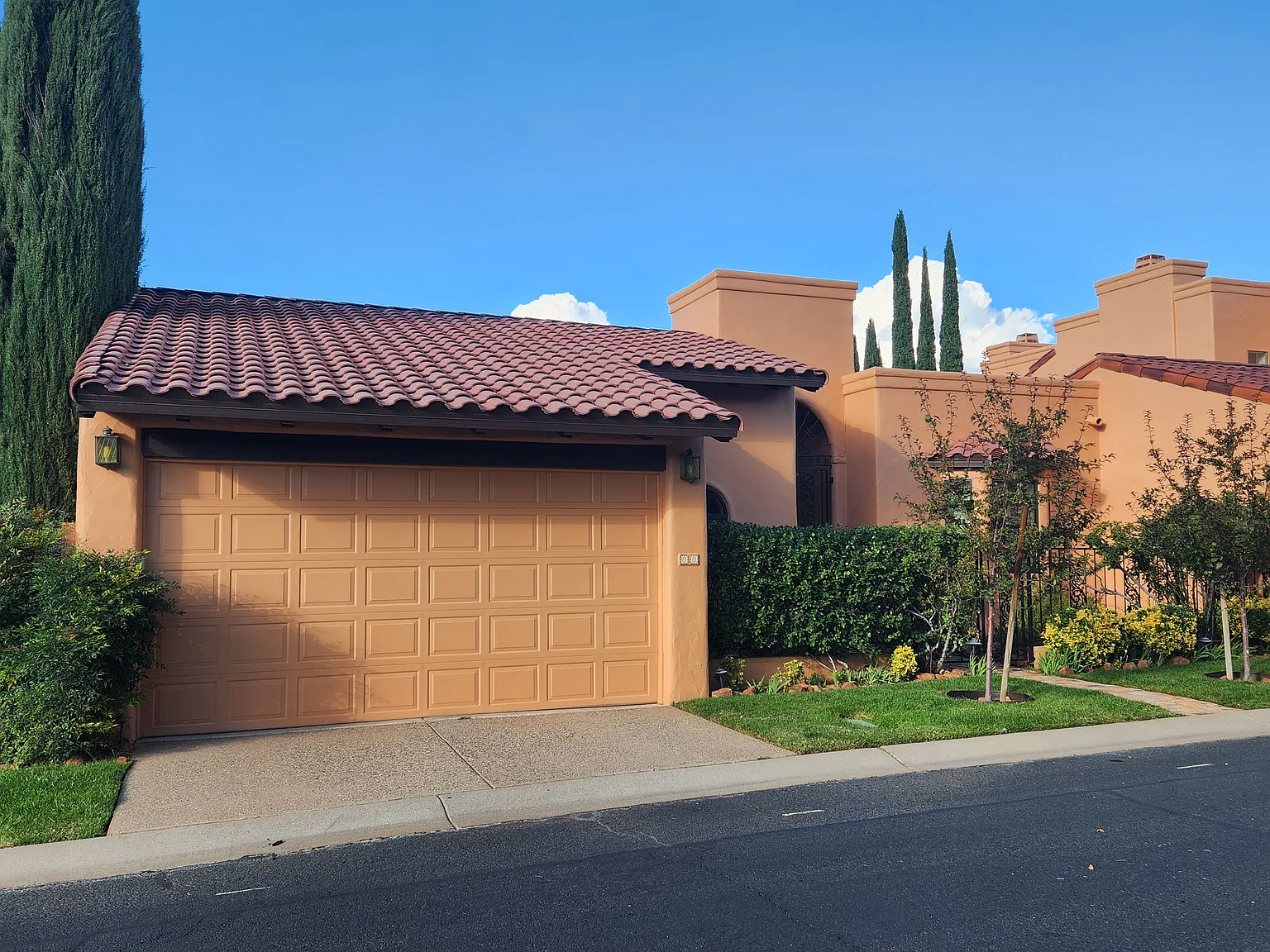 2 bed, 1660 sqft, $3,390 — Photo 3