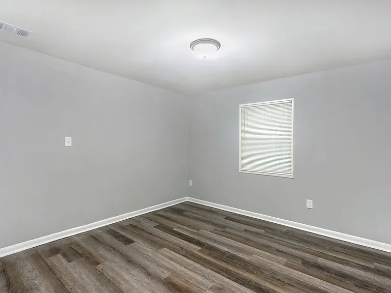 2104 Mississippi Ave — Photo 9