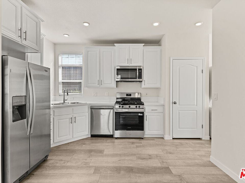 2nd image of 8250 Lankershim Blvd #22