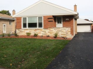 5008 Harnew Rd S, Oak Lawn, IL 60453