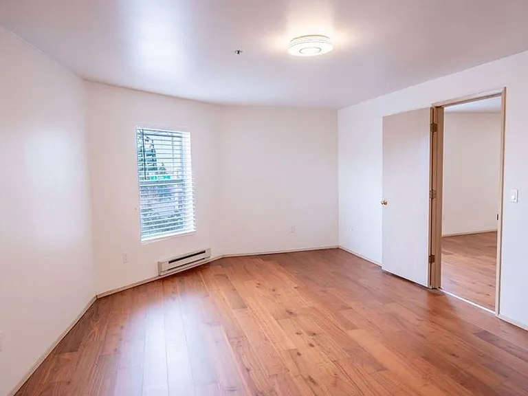 3401 Pacific Ave — Photo 3