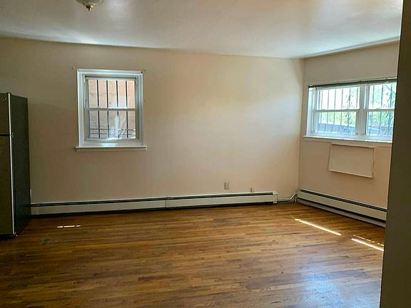 2nd image of 2415 36th St #3