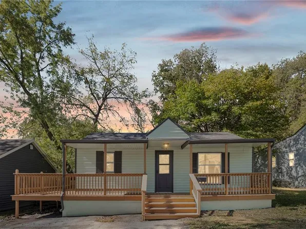 9328 Walnut St, Kansas City, MO 64114