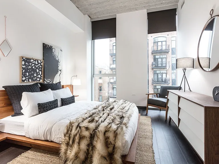 Seven 10 West — Photo 1