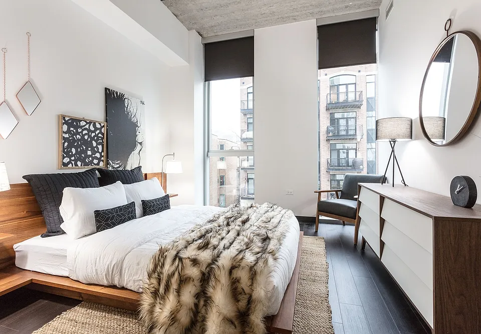 Seven 10 West