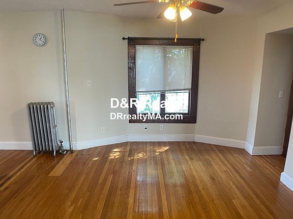5th image of 19 Renfrew St #1
