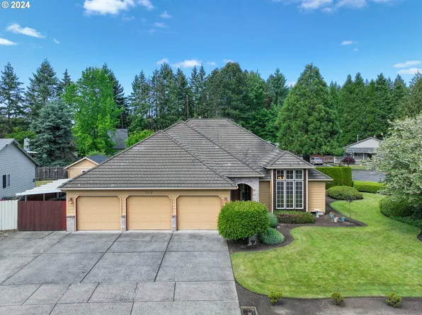 7613 NE Meadows Dr, Vancouver, WA 98662
