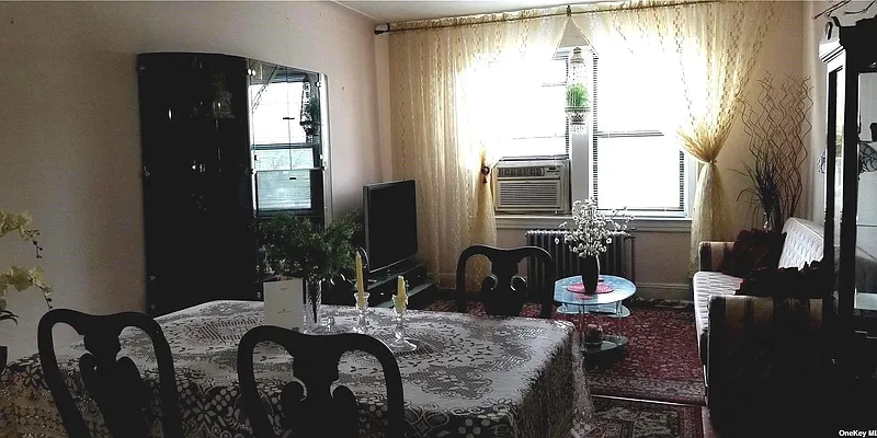 Sold by EZ Sell Realty | media 19