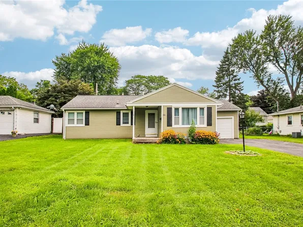 33 Merrydale Dr, Rochester, NY 14624