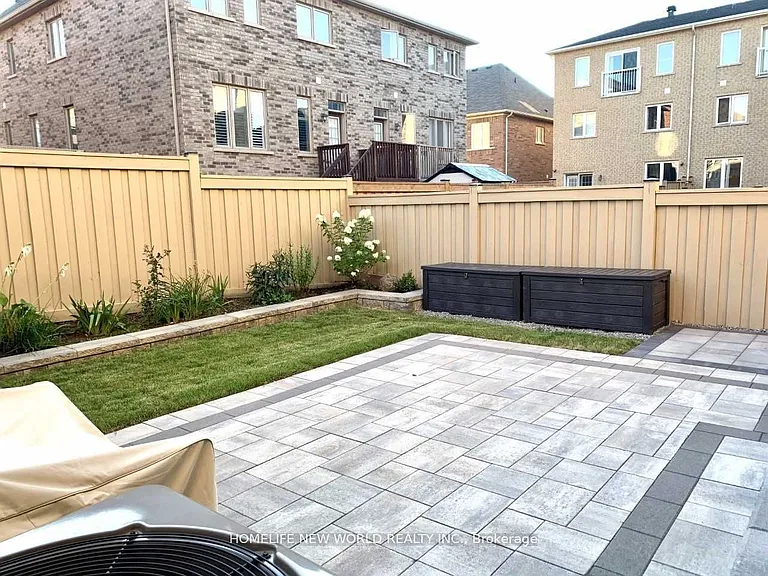 10 Earl Goodyear Rd #MAIN FLOOR — Photo 11