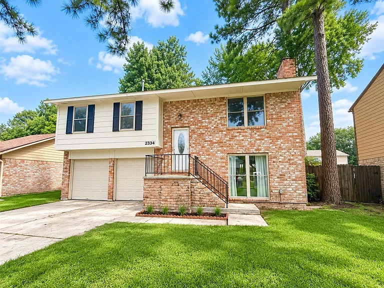 2334 Trailing Vine Rd — Photo 1