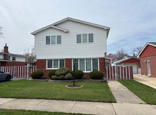 326 N Arquilla Dr, Chicago Heights, IL 60411