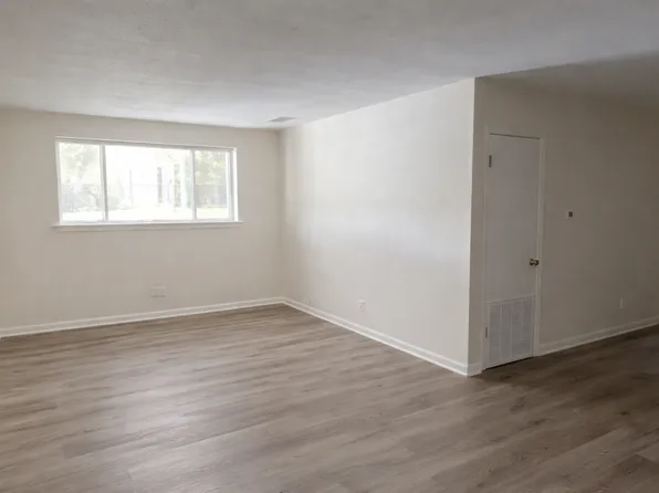 130 Evangeline Dr #105, Donaldsonville, LA 70346