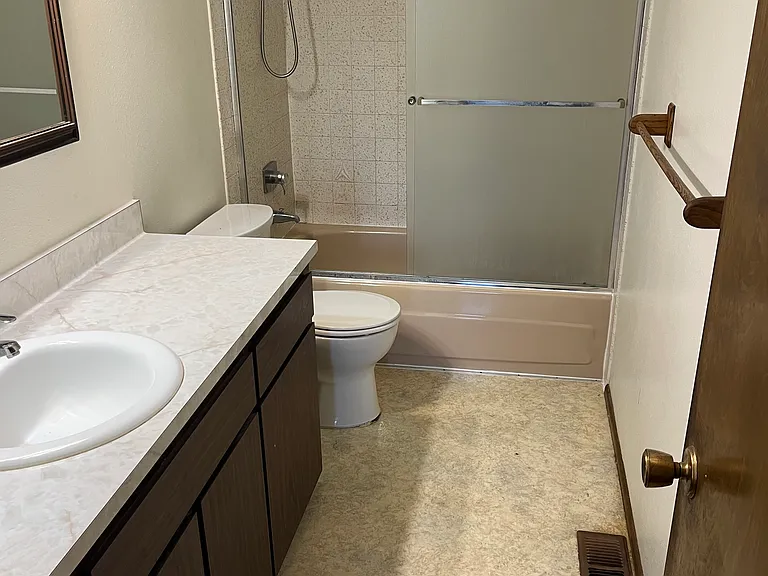 1595 Amberland Ave — Photo 7