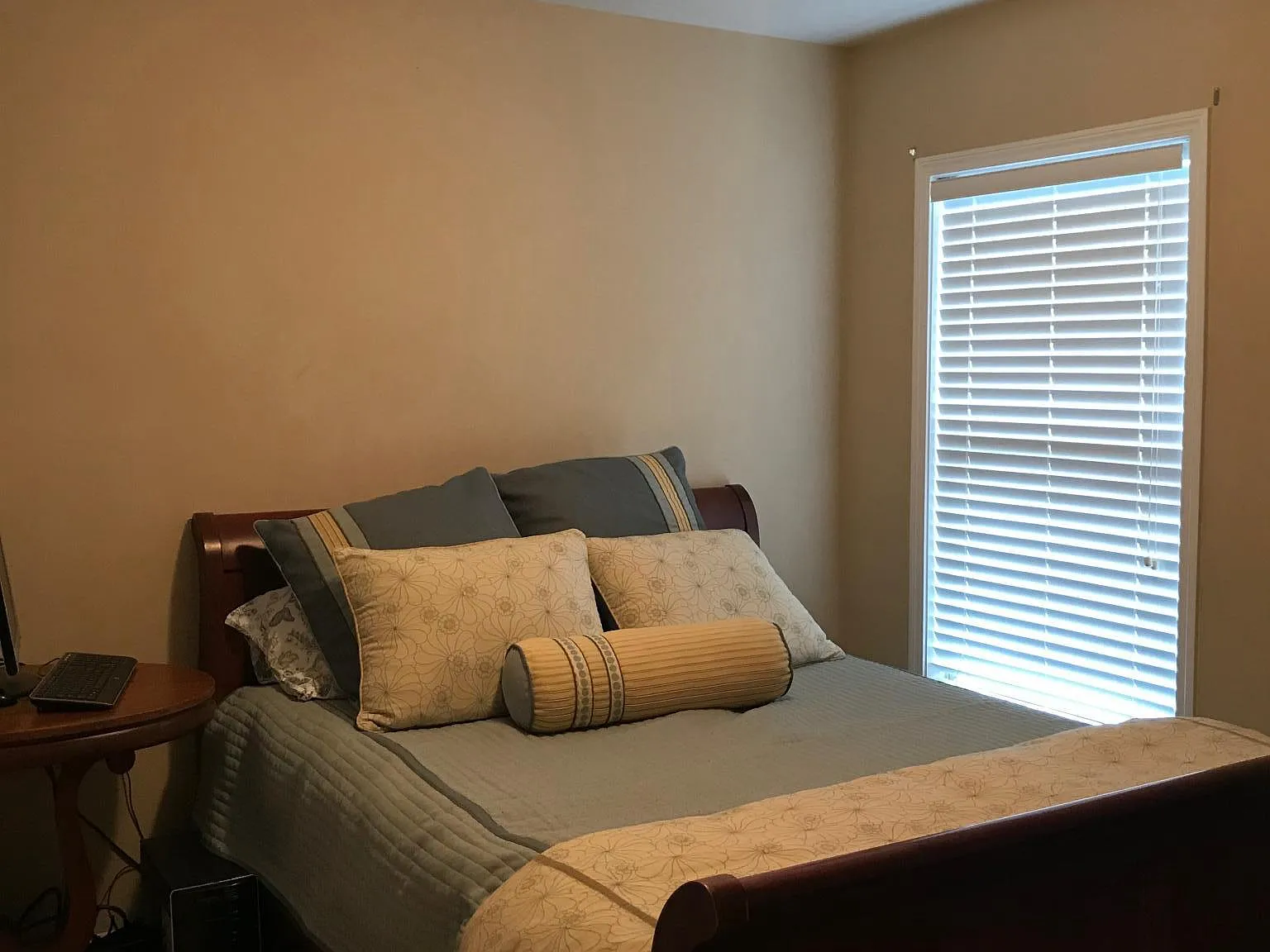 4 bed, 2.5 bath, 2700 sqft, $2,750 — Photo 4