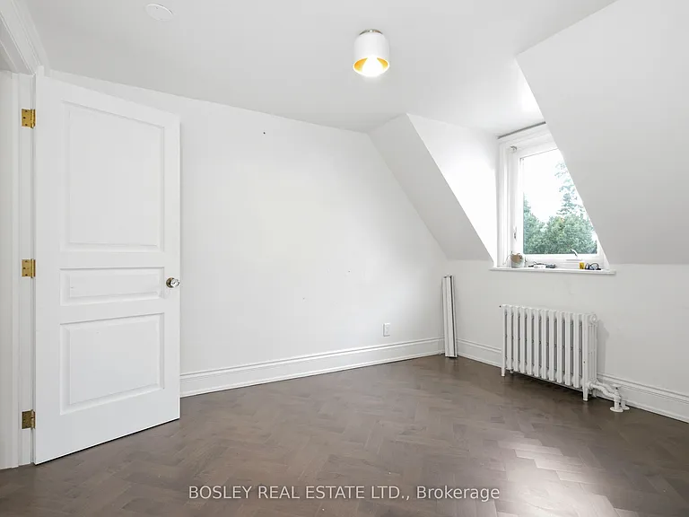 178 High Park Ave #UPPER — Photo 27