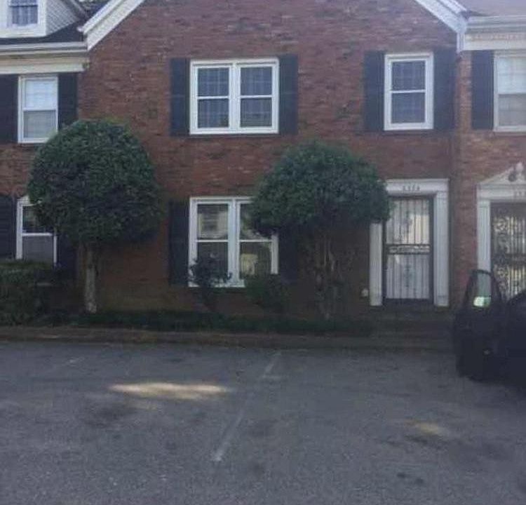 No worry about outdoor maintenance-HOA Takes care of that.