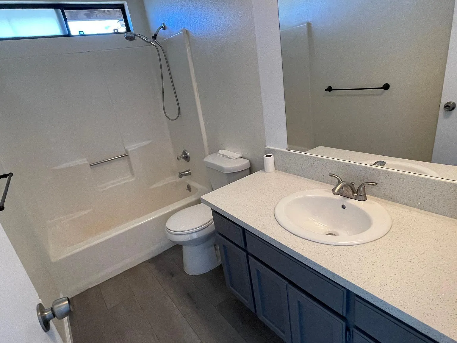 405 S Sunset St — Photo 2