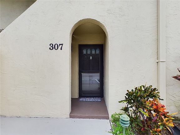 2nd image of 835 18th St APT 307