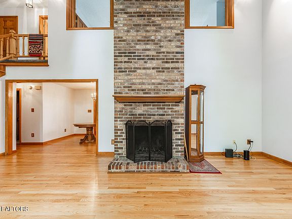 5th image of 225 Saligugi Cir