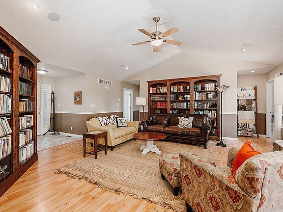 2nd image of 24820 Red Fox Ln