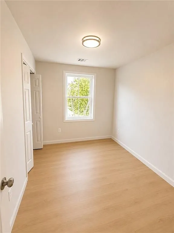 3 bed, 2.0 bath, 1200 sqft, $2,500 — Photo 4