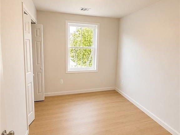 4th image of 134 Florence St #3