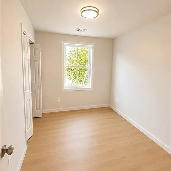 134 Florence St #3 — Photo 4