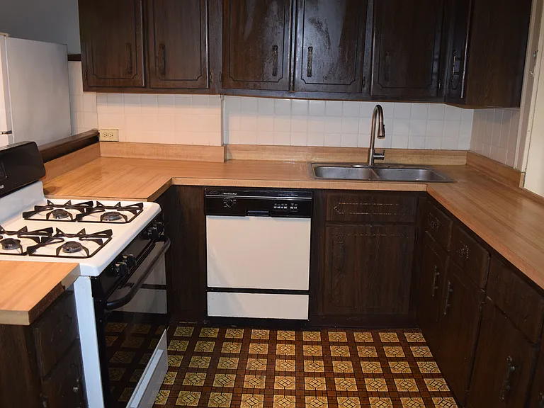 5200 Alaska Ave — Photo 16