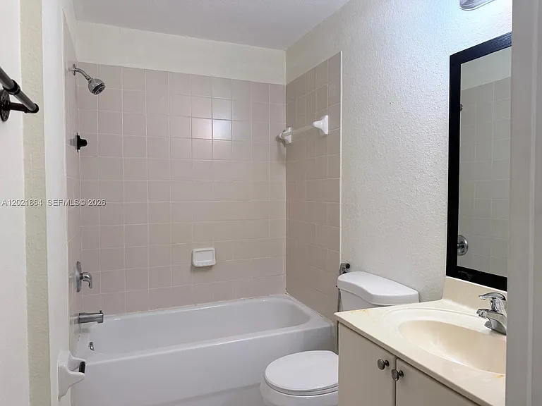 3585 NE 5th St #102 — Photo 11