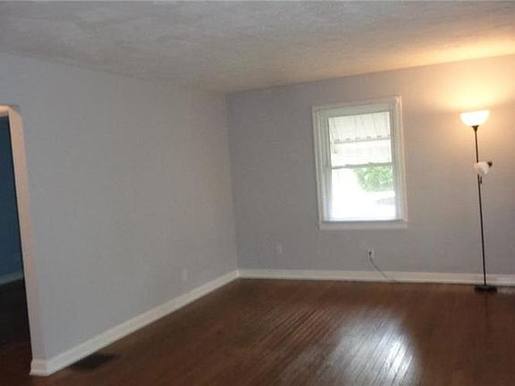4th image of 1738 N Whittier Pl
