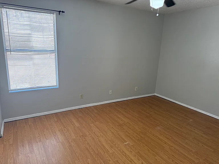 1621 Patti Pl NE — Photo 4